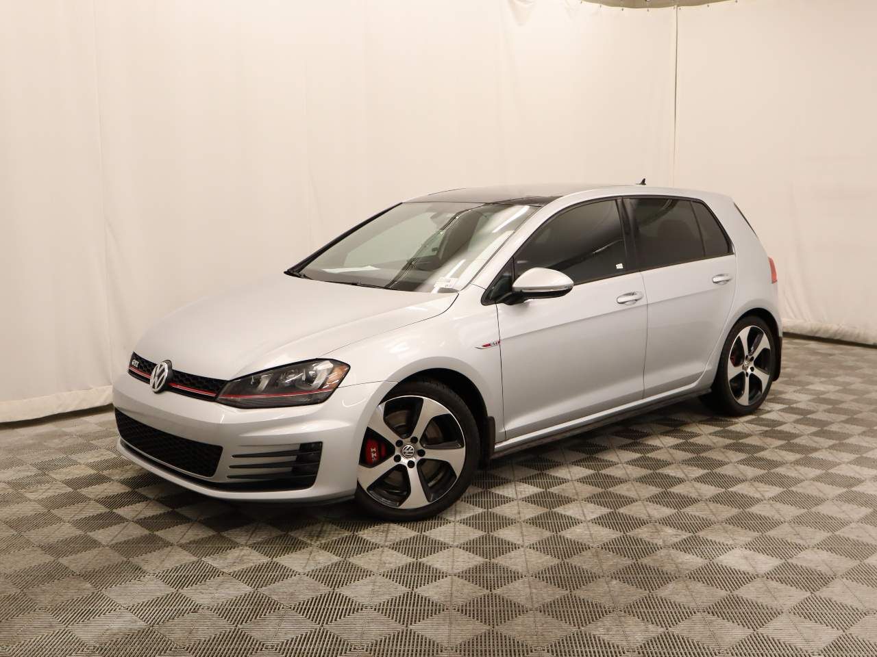 2016 VOLKSWAGEN Golf GTI