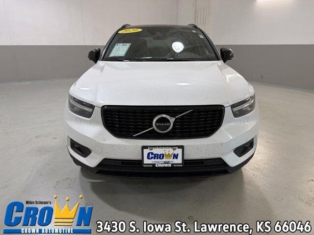 2020 VOLVO XC40