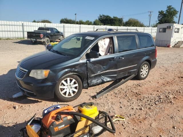 2014 CHRYSLER Town and Country