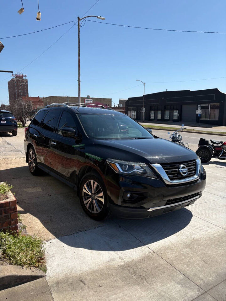 2017 NISSAN Pathfinder