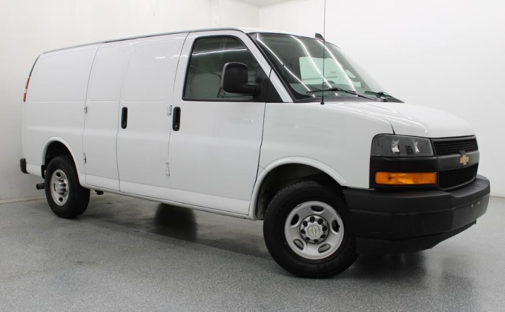 2020 CHEVROLET Express