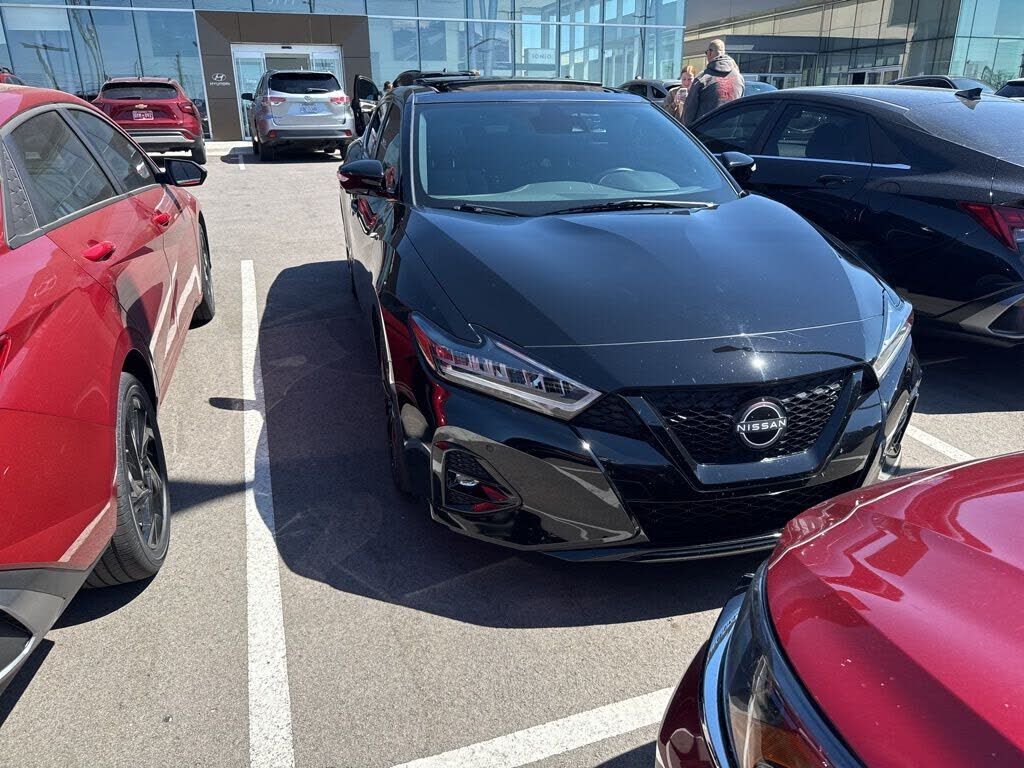 2023 NISSAN Maxima