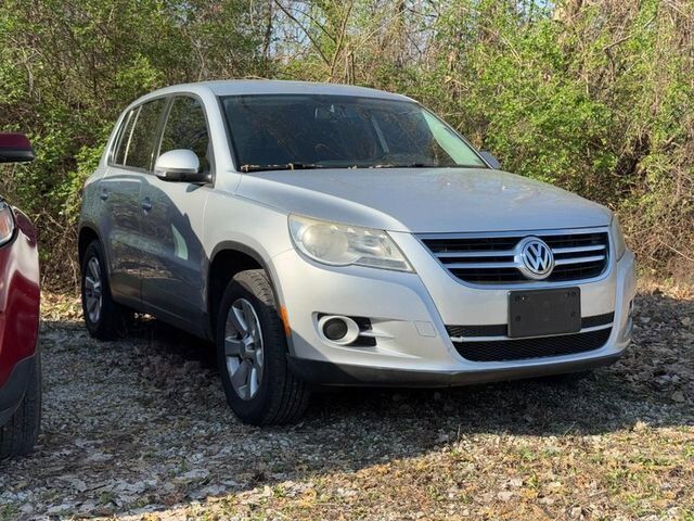 2009 VOLKSWAGEN Tiguan