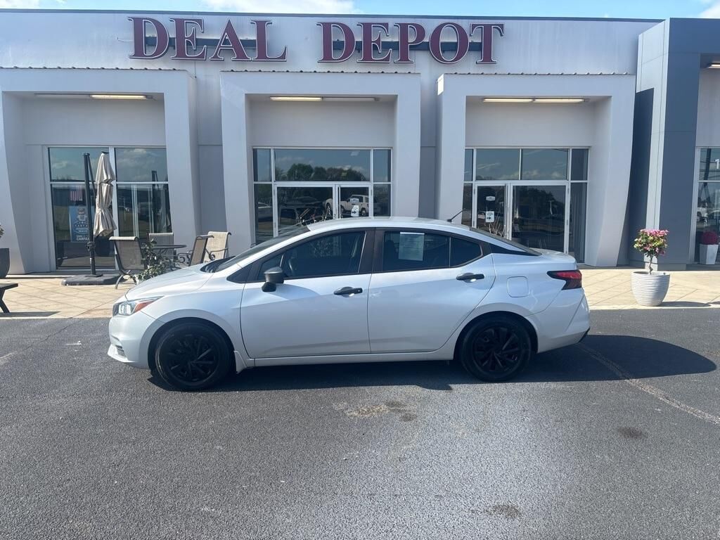 2020 NISSAN Versa