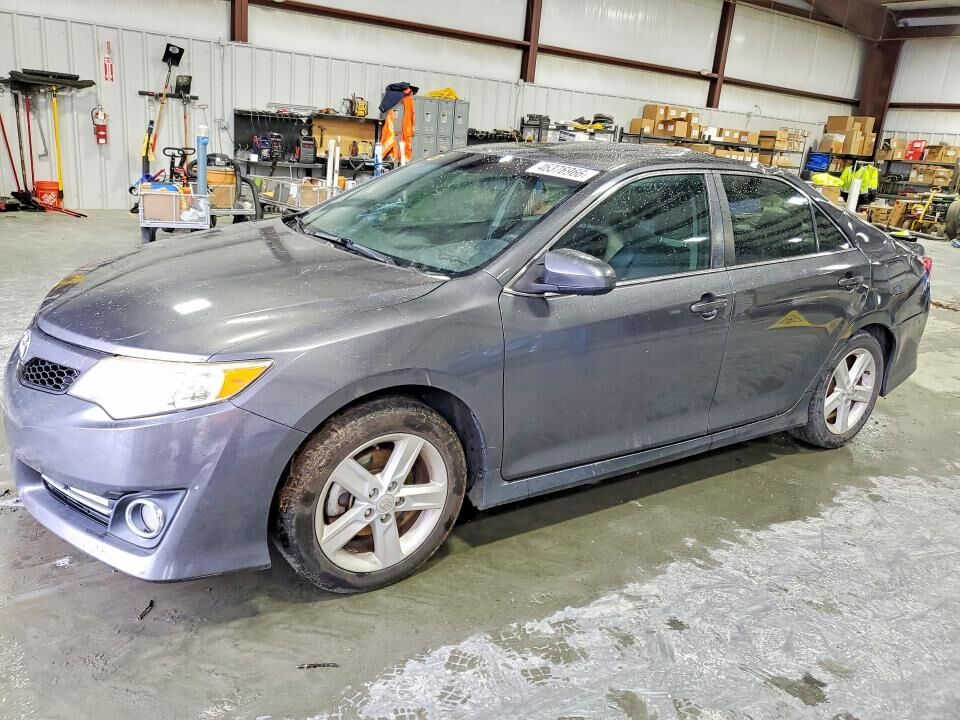 2013 TOYOTA Camry