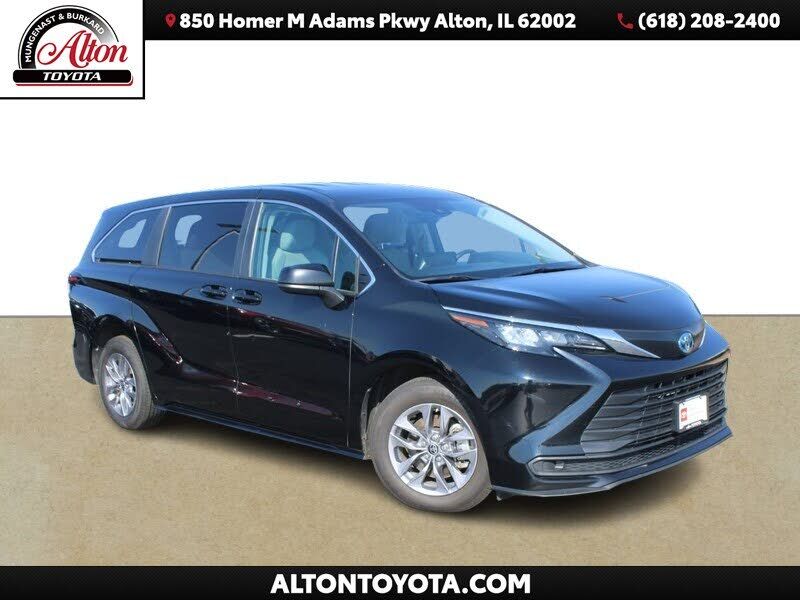 2024 TOYOTA Sienna