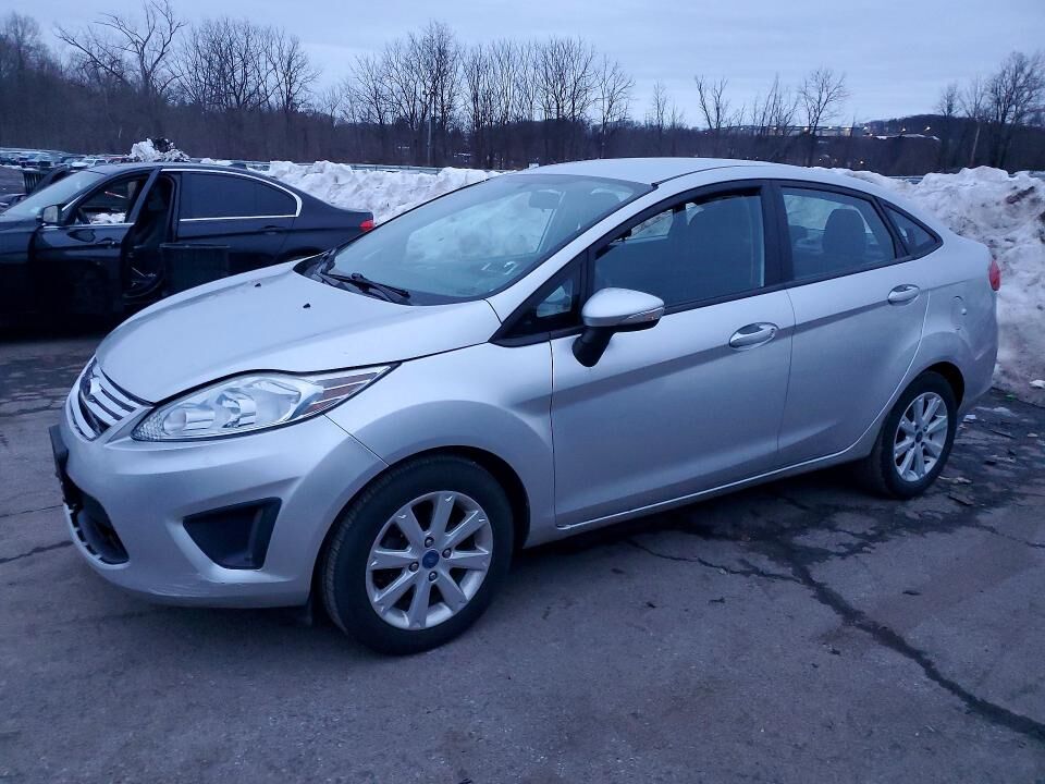 2013 FORD Fiesta