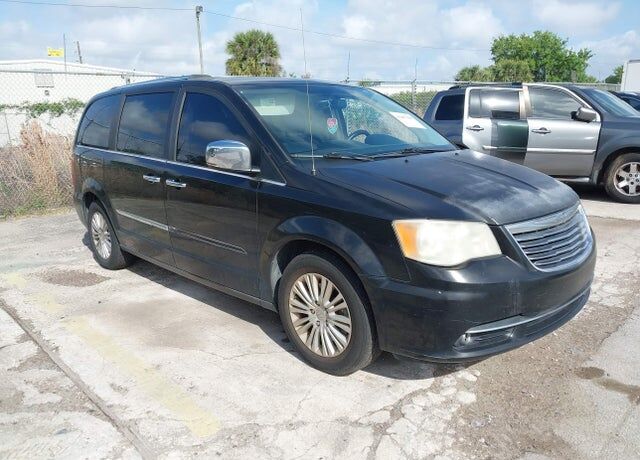 2012 CHRYSLER Town and Country