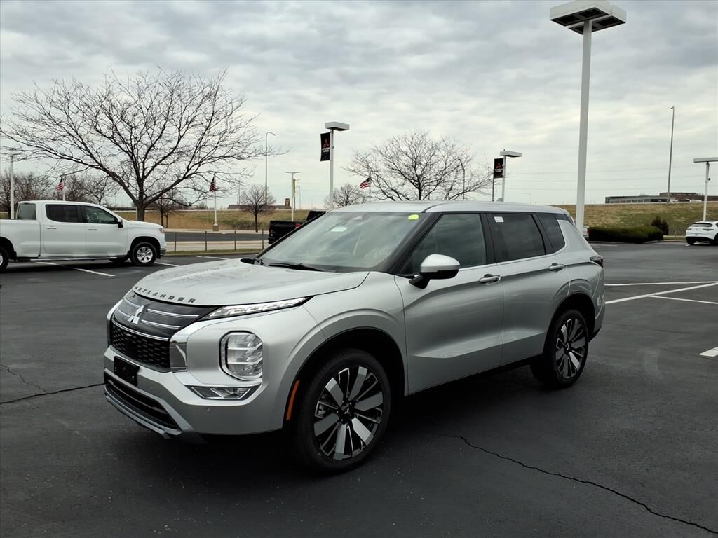 2026 MITSUBISHI Outlander