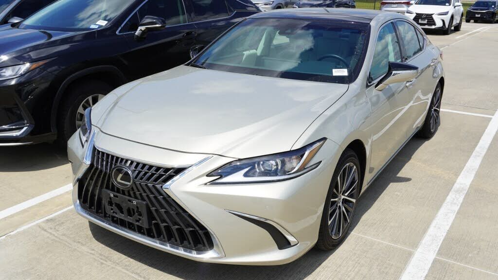 2025 LEXUS ES