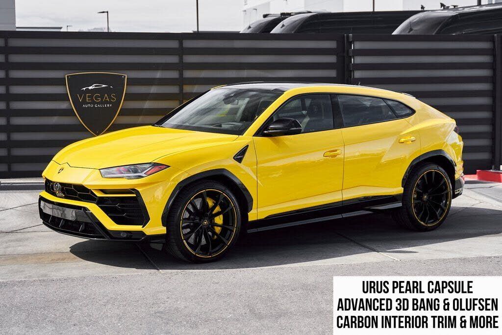 2021 LAMBORGHINI URUS