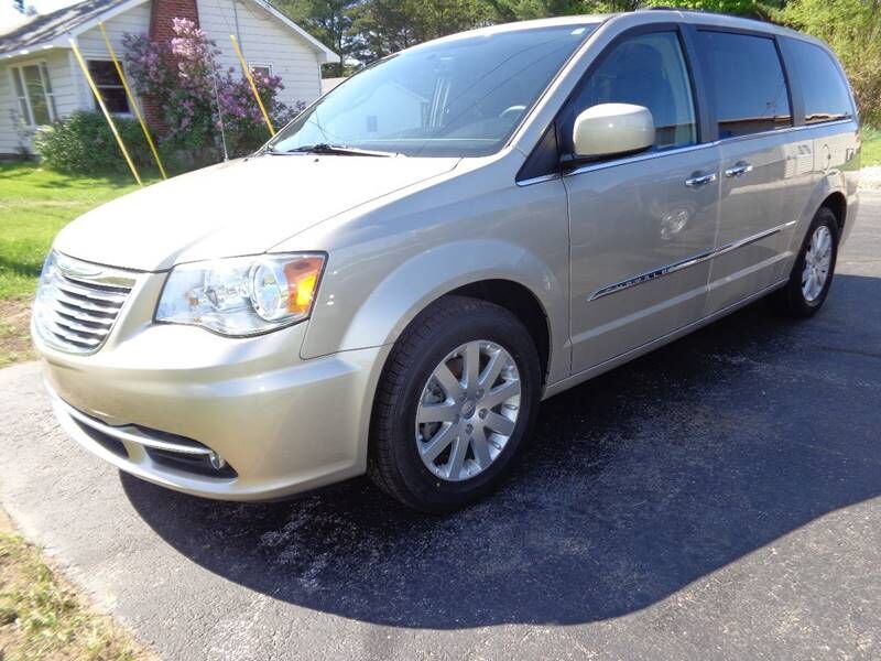 2015 CHRYSLER Town and Country