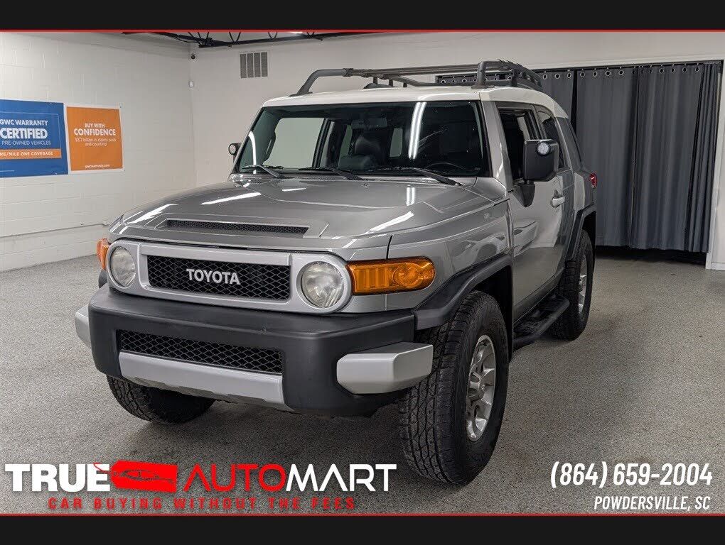 2011 TOYOTA FJ Cruiser