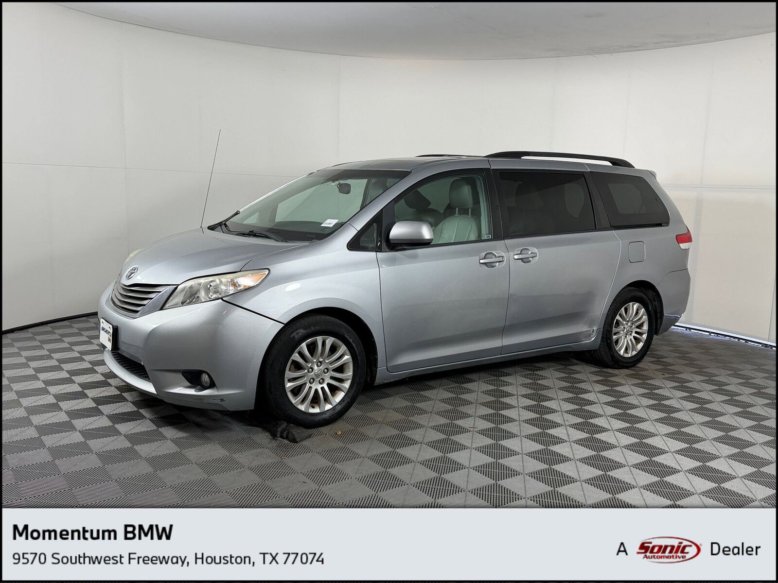 2014 TOYOTA Sienna