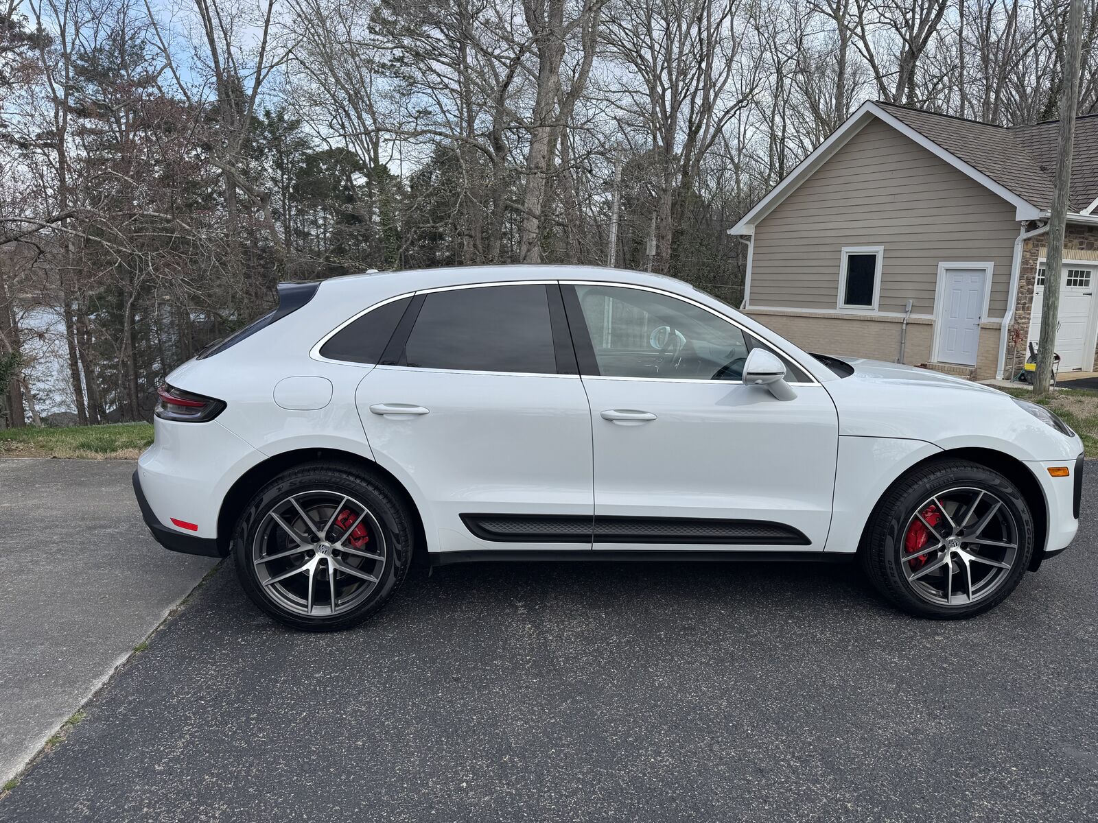 2022 PORSCHE Macan