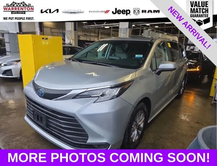 2023 TOYOTA Sienna
