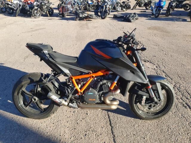 2021 KTM Super Duke R