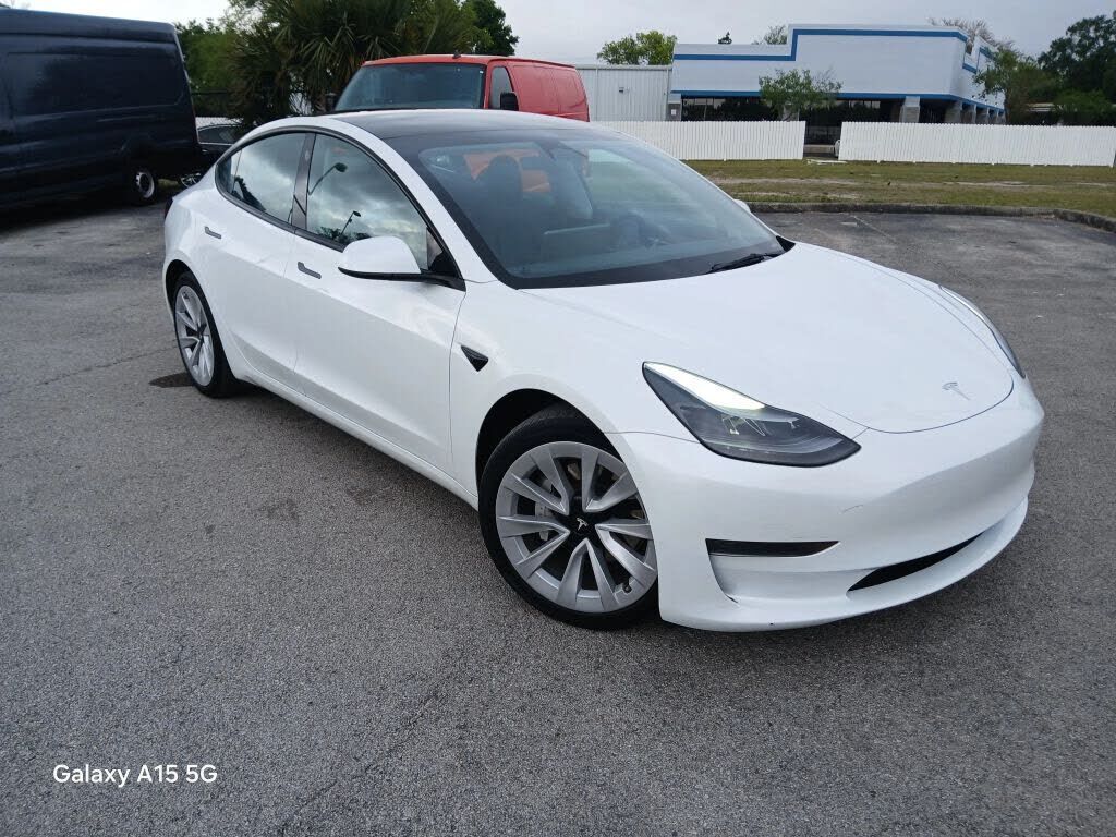 2023 TESLA Model 3