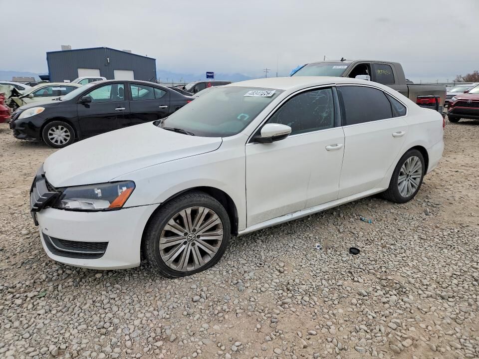 2012 VOLKSWAGEN Passat