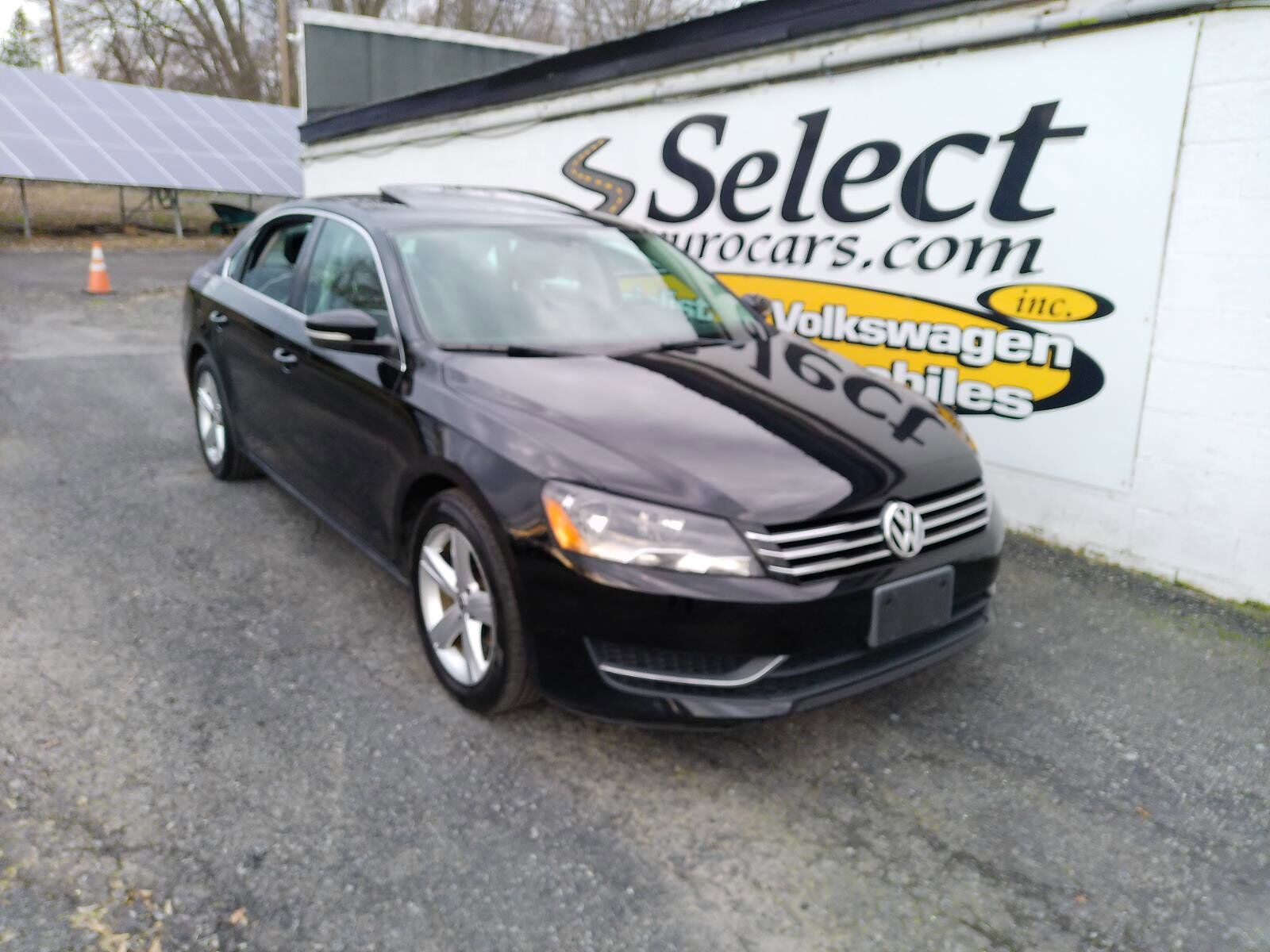 2012 VOLKSWAGEN Passat