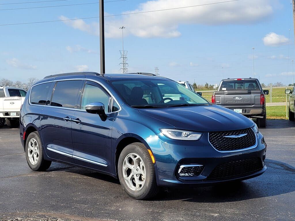 2023 CHRYSLER Pacifica