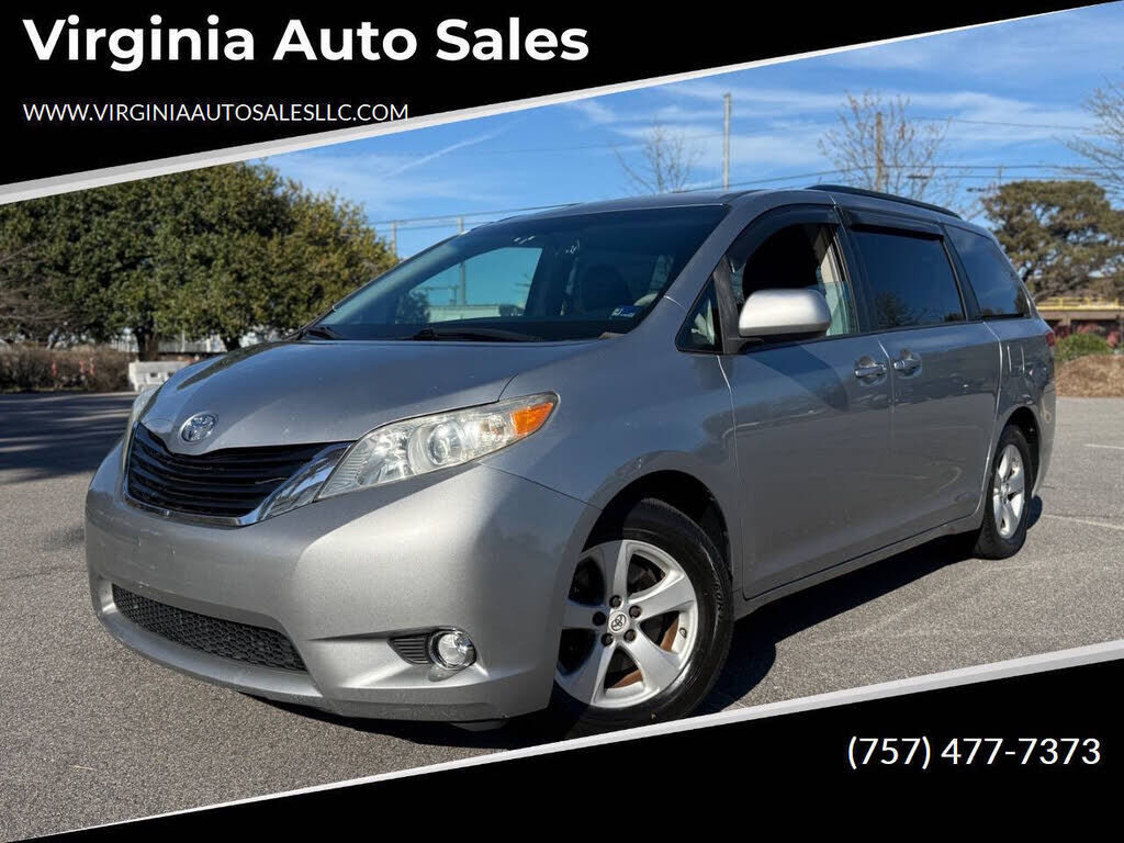 2011 TOYOTA Sienna