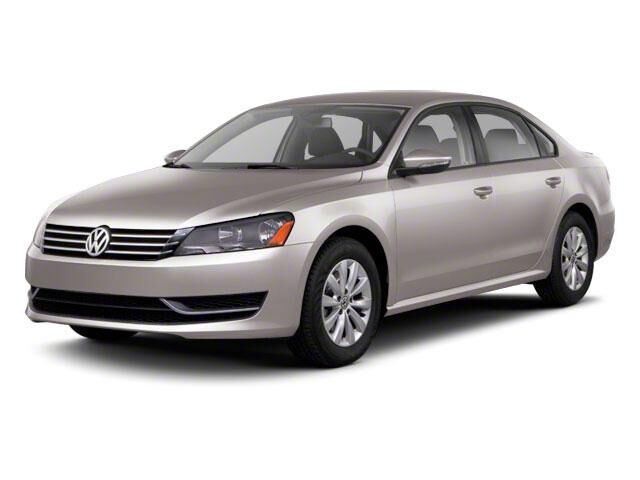2013 VOLKSWAGEN Passat