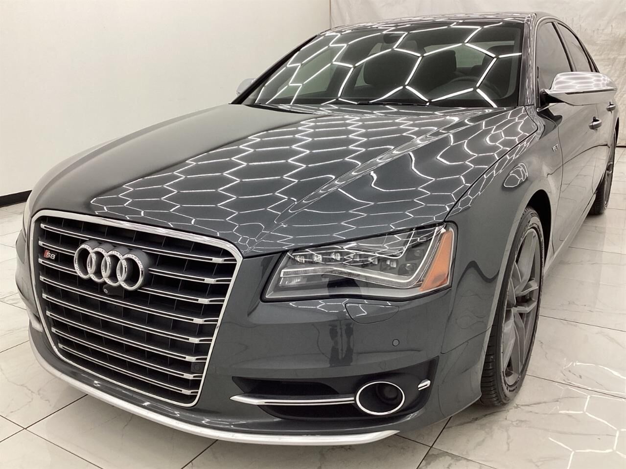 2013 AUDI S8