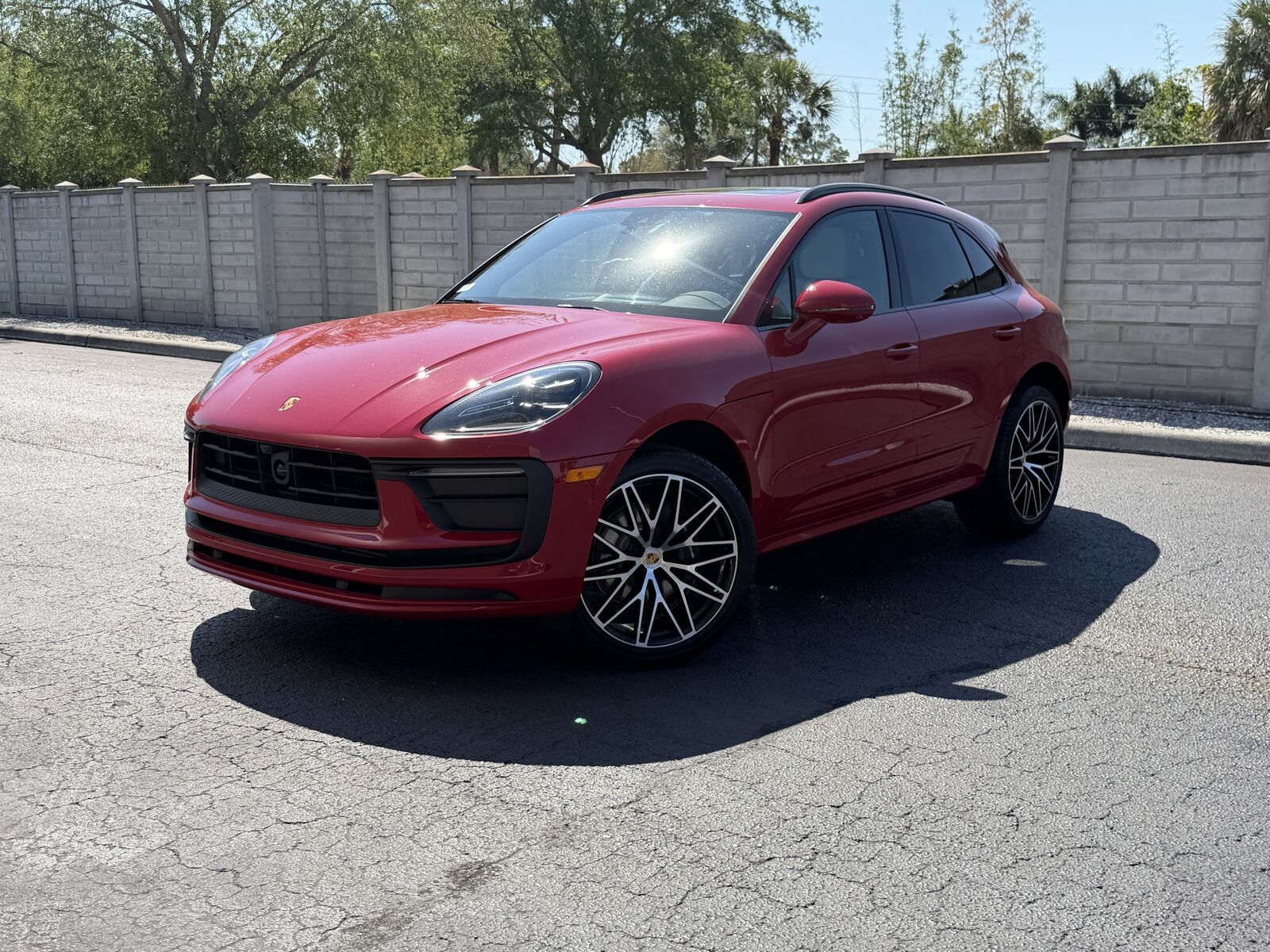 2026 PORSCHE Macan