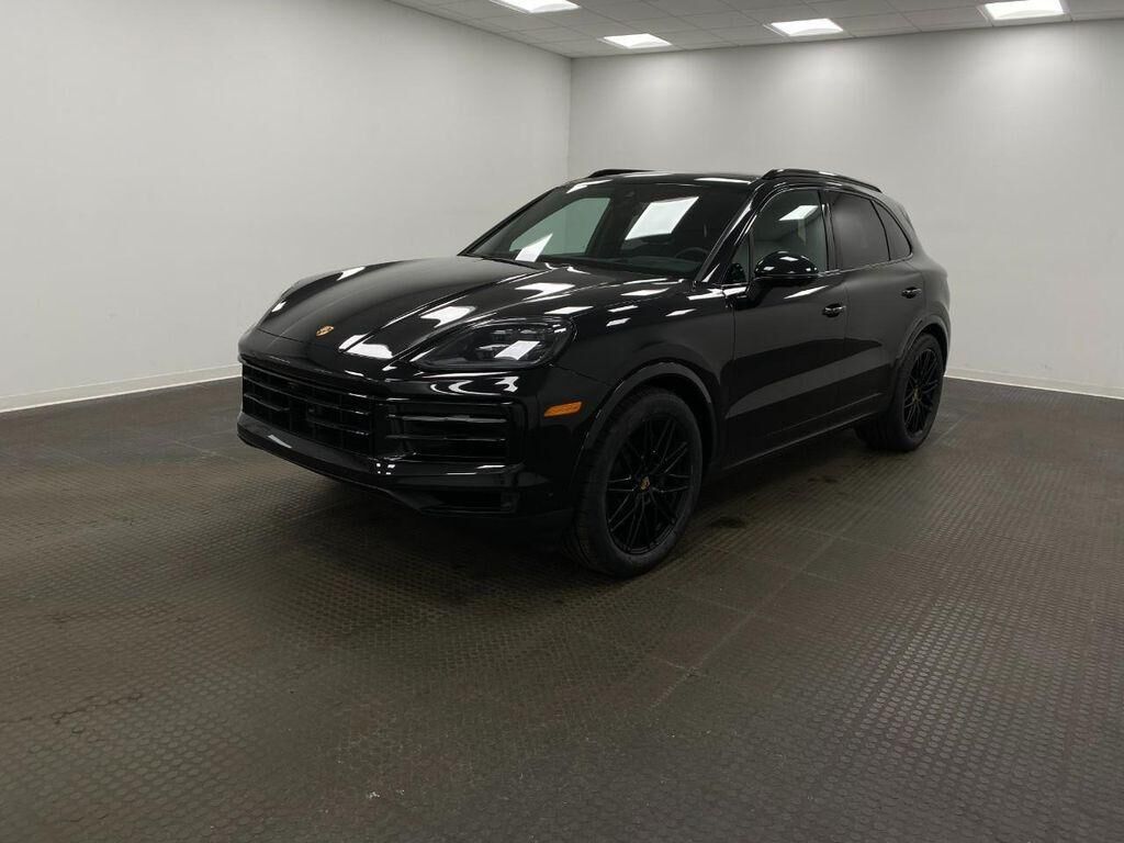 2024 PORSCHE Cayenne