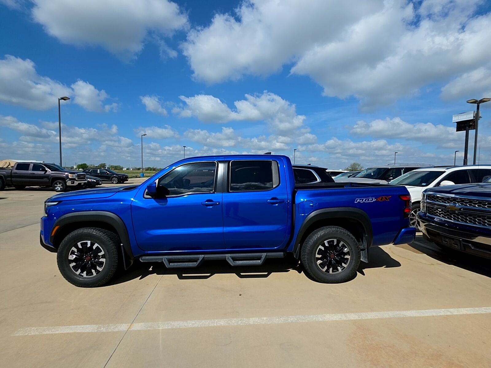 2024 NISSAN Frontier