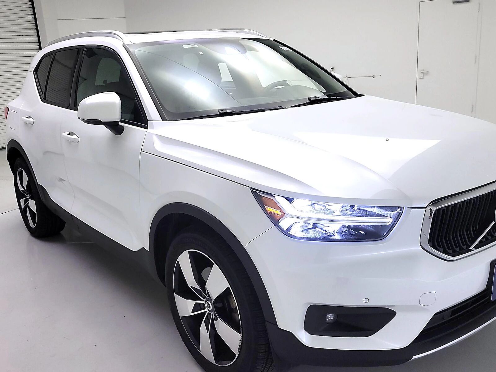 2021 VOLVO XC40