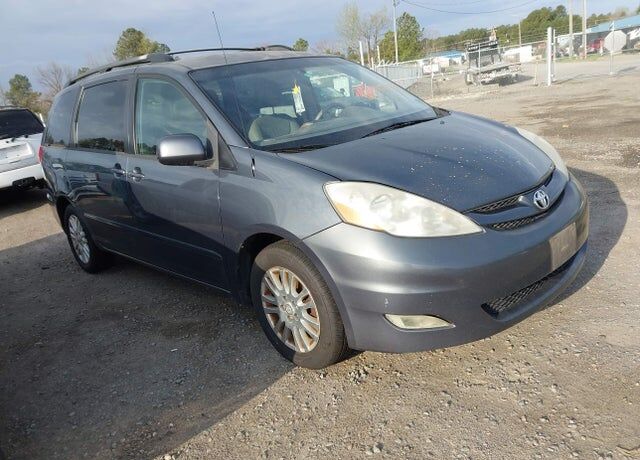 2009 TOYOTA Sienna