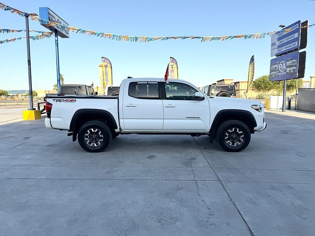 2019 TOYOTA Tacoma