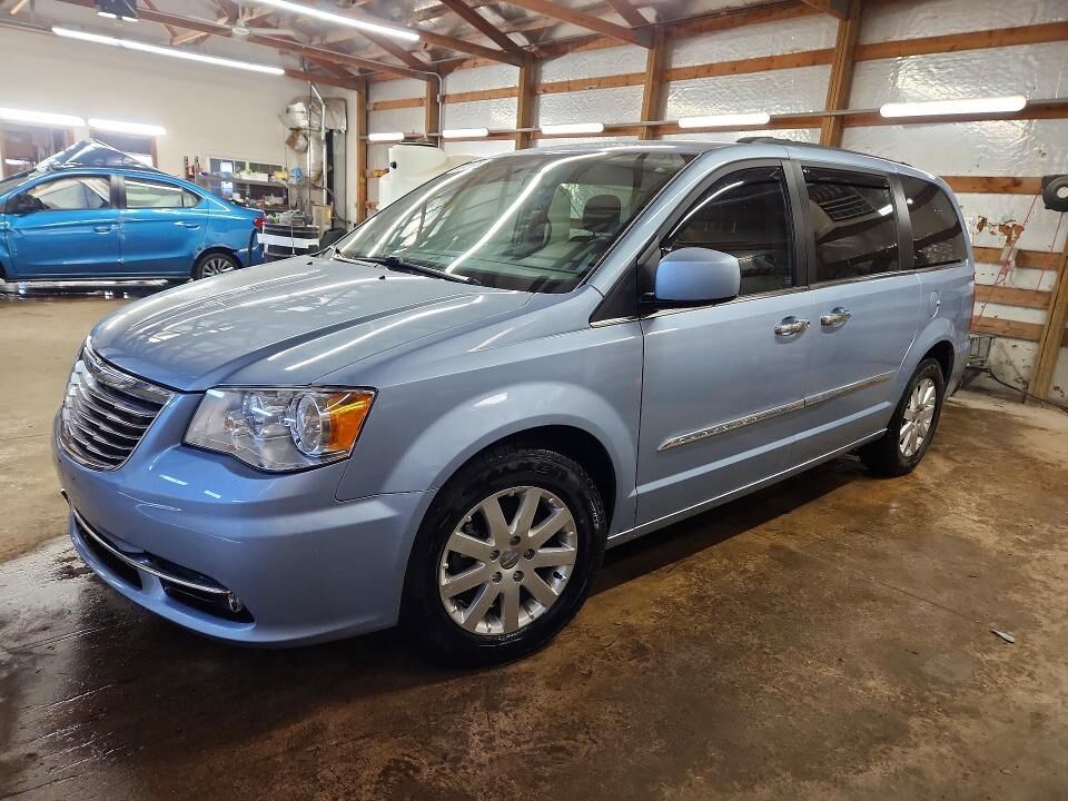 2016 CHRYSLER Town and Country