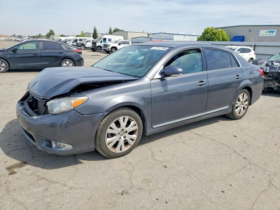 2011 TOYOTA Avalon