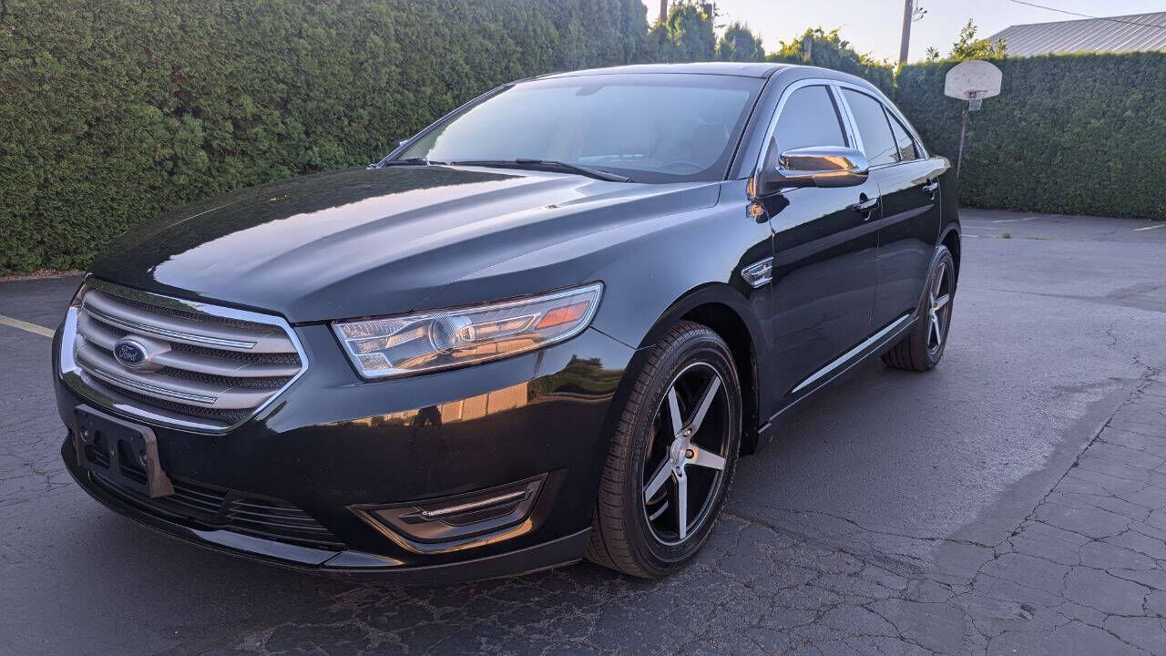 2013 FORD Taurus