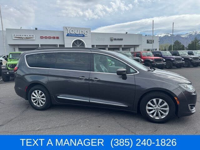 2017 CHRYSLER Pacifica