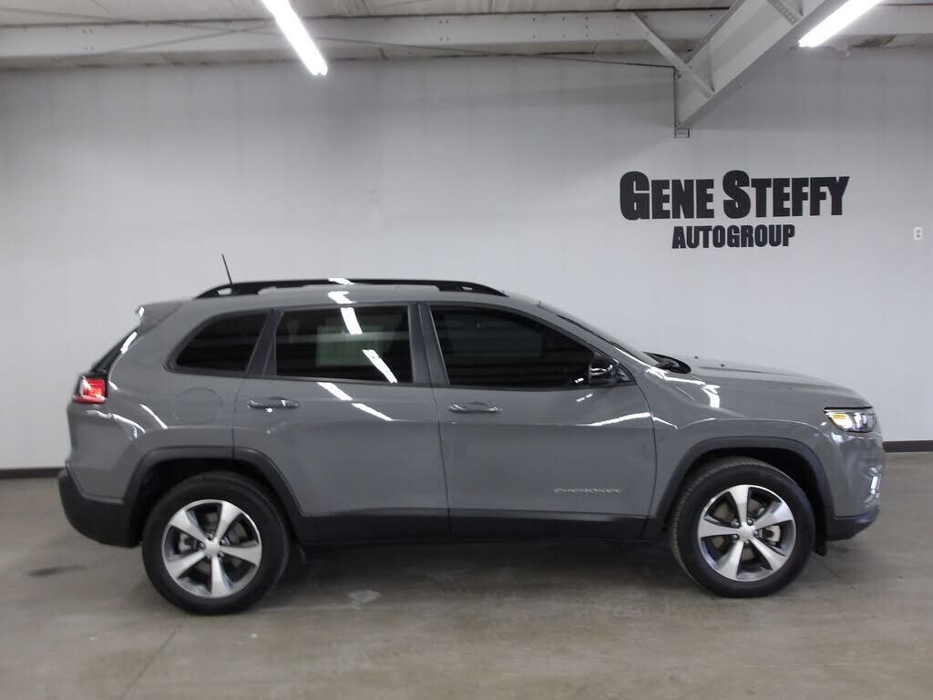2022 JEEP Cherokee