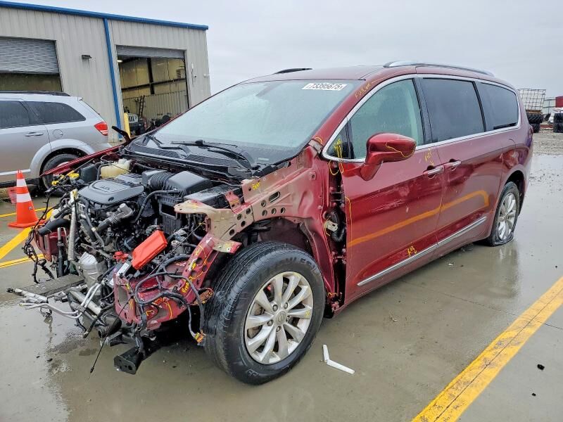 2019 CHRYSLER Pacifica