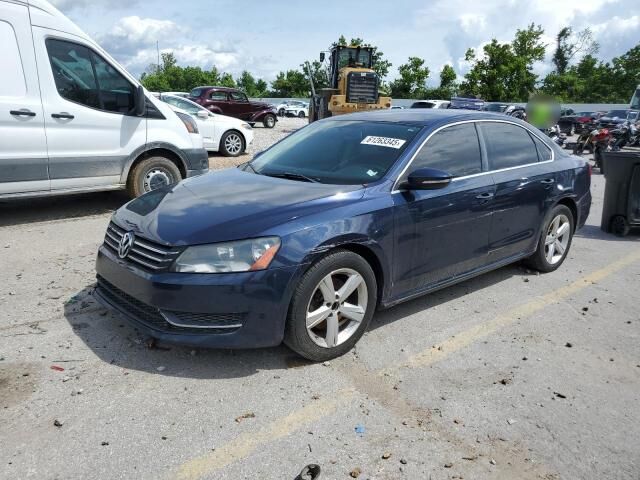 2012 VOLKSWAGEN Passat