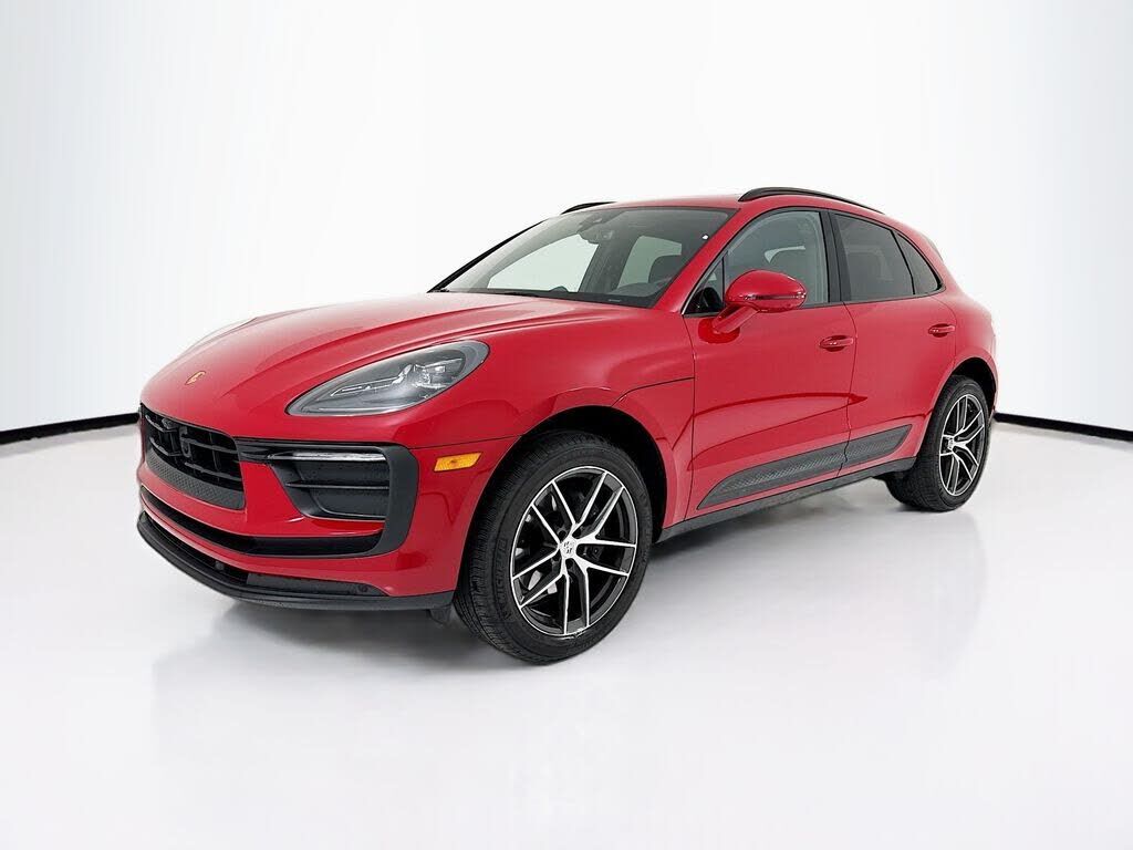 2025 PORSCHE Macan