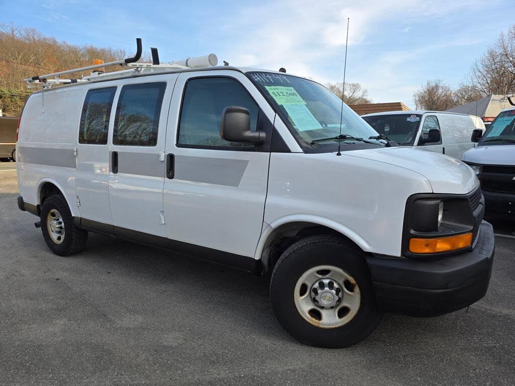 2011 CHEVROLET Express