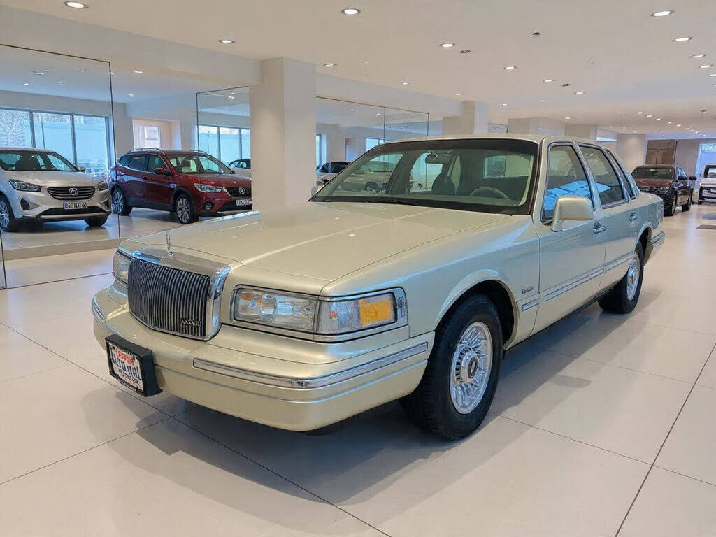 1997 LINCOLN Town Car