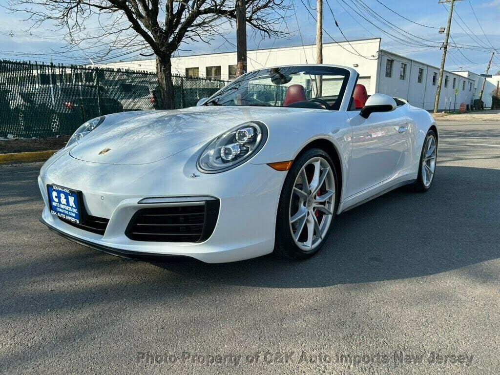 2017 PORSCHE 911