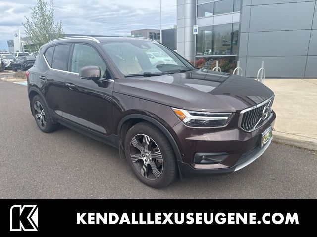 2019 VOLVO XC40