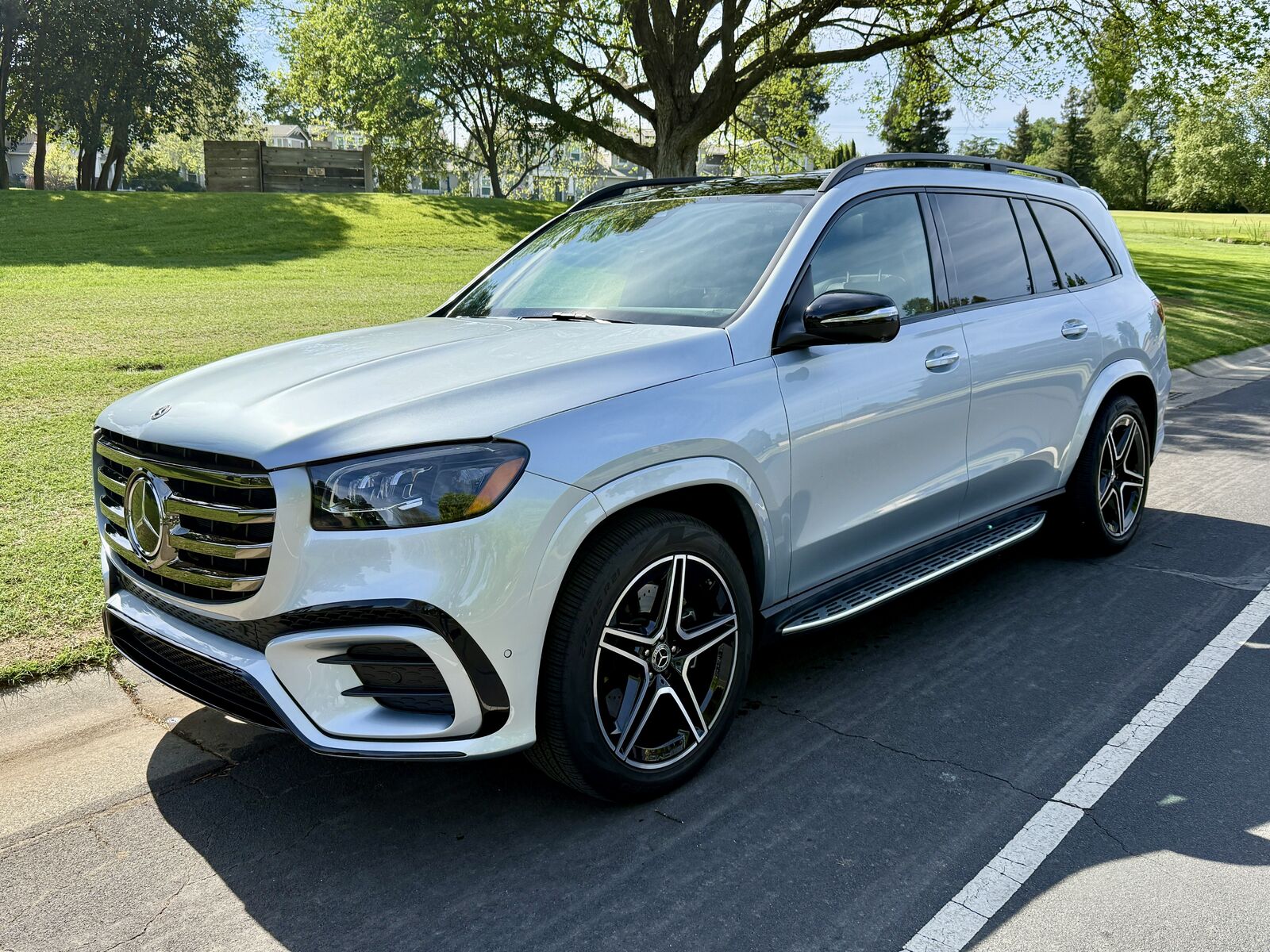 2025 MERCEDES-BENZ GLS-Class