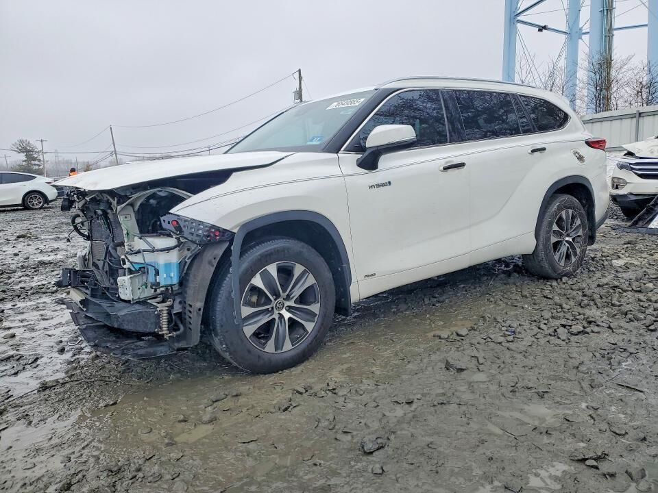 2020 TOYOTA Highlander