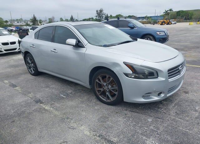2012 NISSAN Maxima