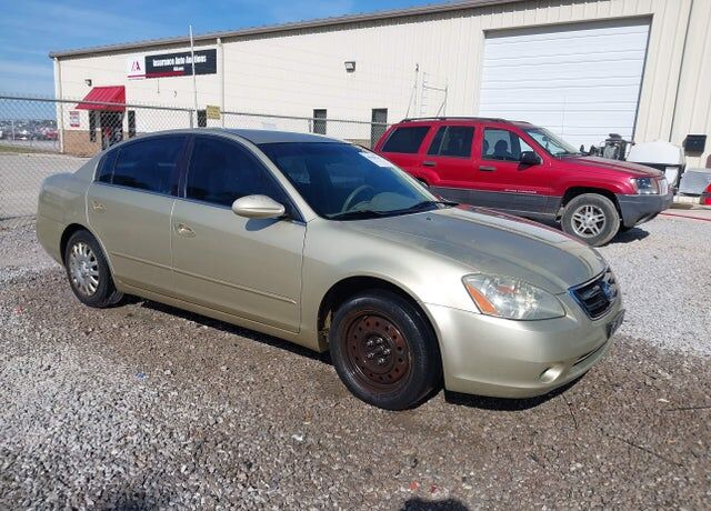 2004 NISSAN Altima